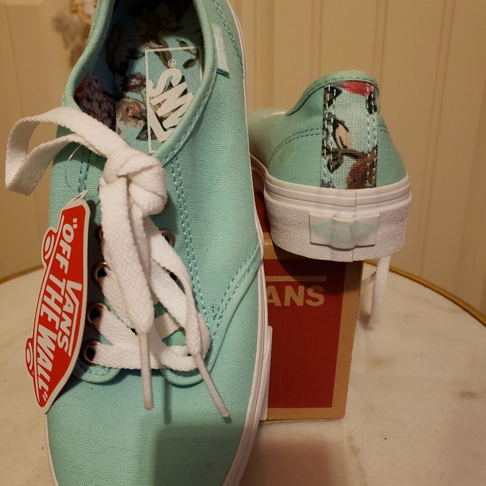 Brand New- Vans - Camden Stripe Blue - 6.5
